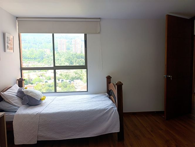 Apartamento de 3 alcobas en arriendo en Los Naranjos, Medellín, 160 m² · foto 12 de 20
