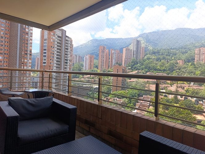 Apartamento de 3 alcobas en arriendo en Los Naranjos, Medellín, 160 m² · foto 20 de 20