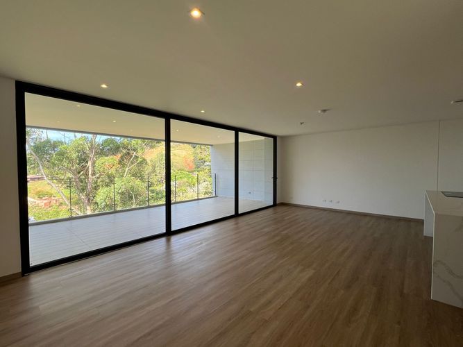 Apartamento de 2 alcobas en arriendo en Sajonia, Rionegro, 130 m² · foto 2 de 15