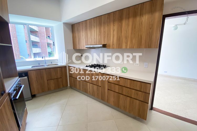Apartamento de 3 alcobas en arriendo en El Tesoro, Medellín, 300 m² · foto 8 de 24