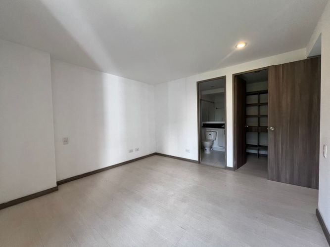 Apartamento en venta en Loma Del Chocho, Envigado · foto 13 de 18