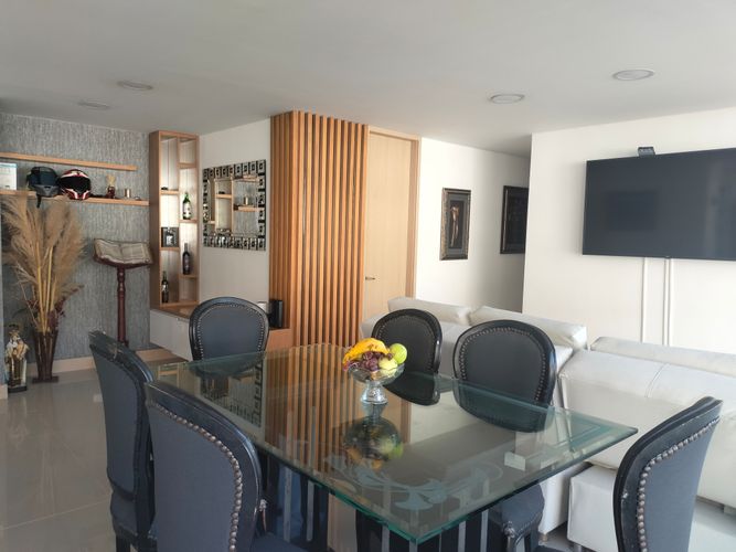 Apartamento de 3 alcobas en venta en El Poblado, Medellín, 87 m² · foto 3 de 17