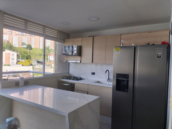 Apartamento de 3 alcobas en venta en El Poblado, Medellín, 87 m² · foto 6 de 17