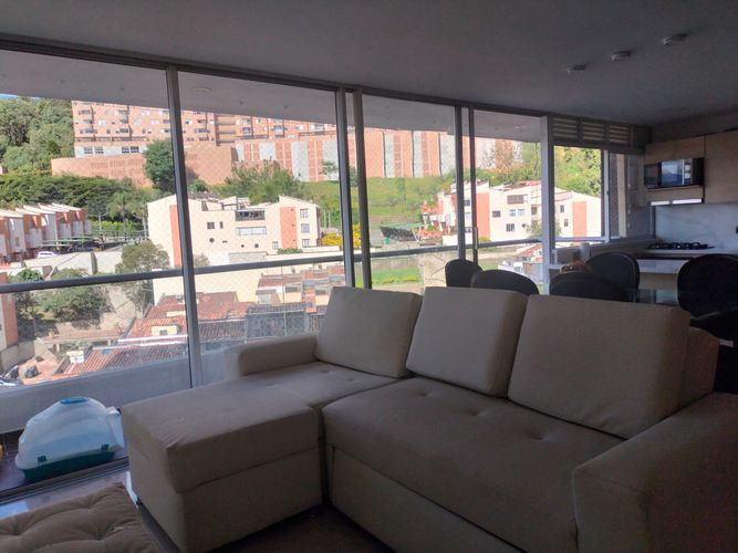 Apartamento de 3 alcobas en venta en El Poblado, Medellín, 87 m² · foto 2 de 17