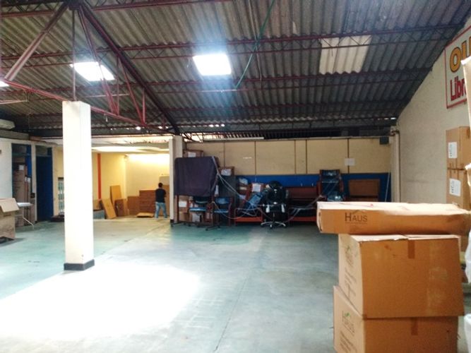 Local en arriendo en Santa Rosa, Cali, 1200 m² · foto 12 de 24