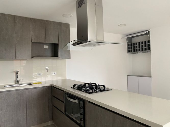 Apartamento de 3 alcobas en arriendo en Camino Verde, Envigado, 80 m² · foto 2 de 18