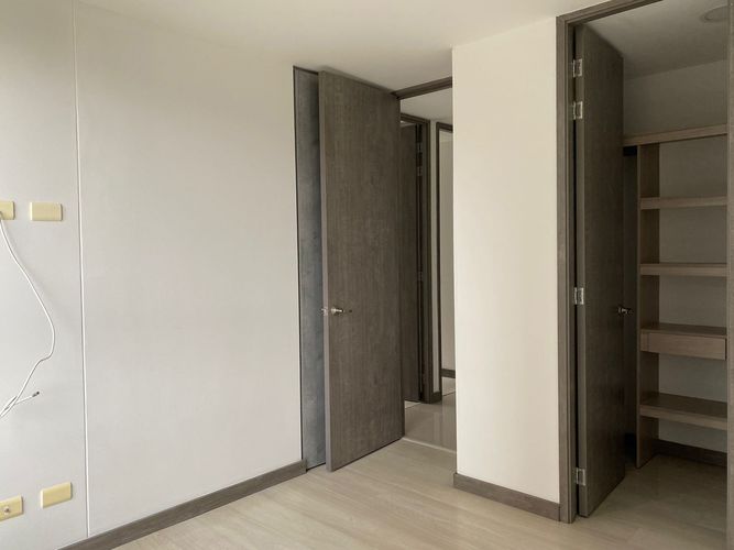 Apartamento de 3 alcobas en arriendo en Camino Verde, Envigado, 80 m² · foto 8 de 18