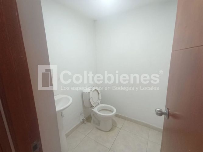 Local en arriendo en La Esmeralda, Itagüí, 139 m² · foto 8 de 12