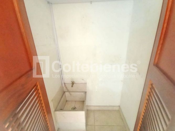 Local en arriendo en La Esmeralda, Itagüí, 139 m² · foto 10 de 12