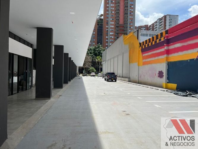 Local en arriendo en Los Colores, Medellín, 42 m² · foto 2 de 13