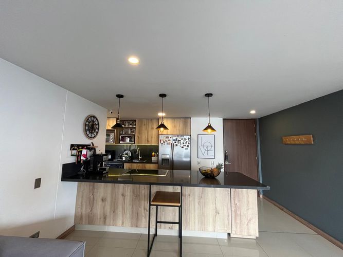 Apartamento de 3 alcobas en arriendo en El Poblado, Medellín, 100 m² · foto 3 de 16