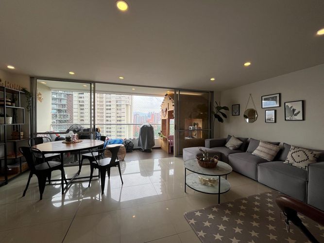 Apartamento de 3 alcobas en arriendo en El Poblado, Medellín, 100 m² · foto 2 de 16