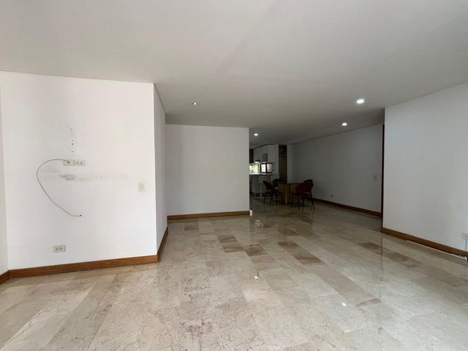 Apartamento de 2 alcobas en arriendo en El Poblado, Medellín, 123 m² · foto 2 de 20