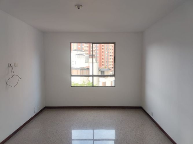 Apartamento de 4 alcobas en arriendo en El Poblado, Medellín, 130 m² · foto 3 de 15