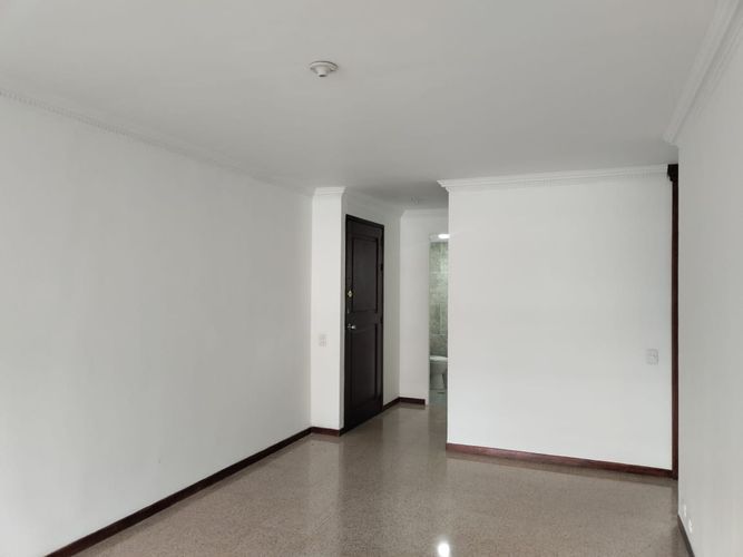 Apartamento de 4 alcobas en arriendo en El Poblado, Medellín, 130 m² · foto 2 de 15
