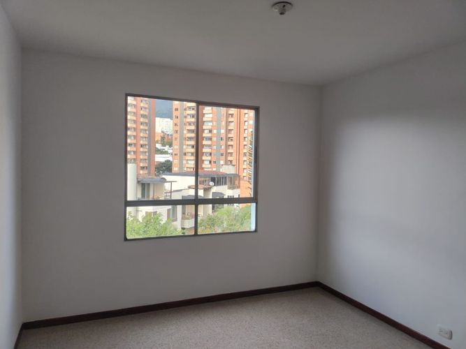 Apartamento de 4 alcobas en arriendo en El Poblado, Medellín, 130 m² · foto 11 de 15