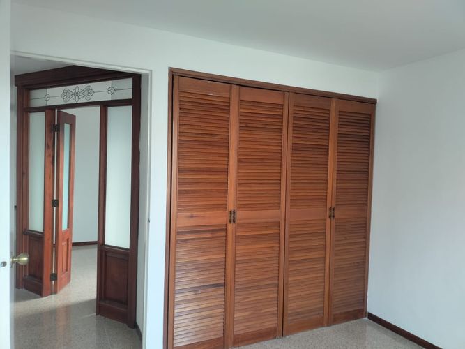 Apartamento de 4 alcobas en arriendo en El Poblado, Medellín, 130 m² · foto 7 de 15