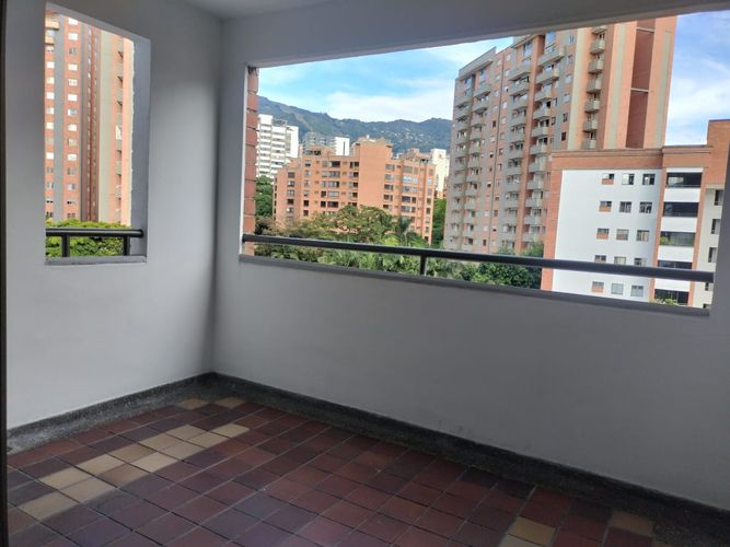 Apartamento de 4 alcobas en arriendo en El Poblado, Medellín, 130 m² · foto 13 de 15