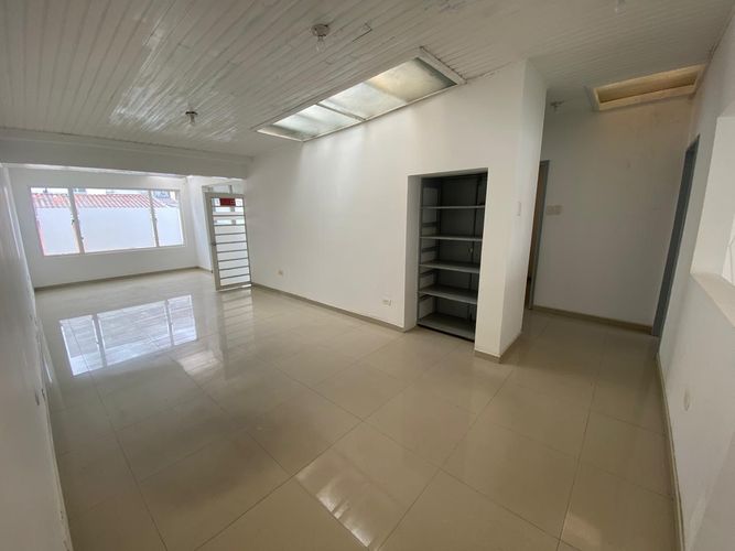 Casa de 3 alcobas en venta en Puente Largo, Bogotá, 427 m² · foto 2 de 24