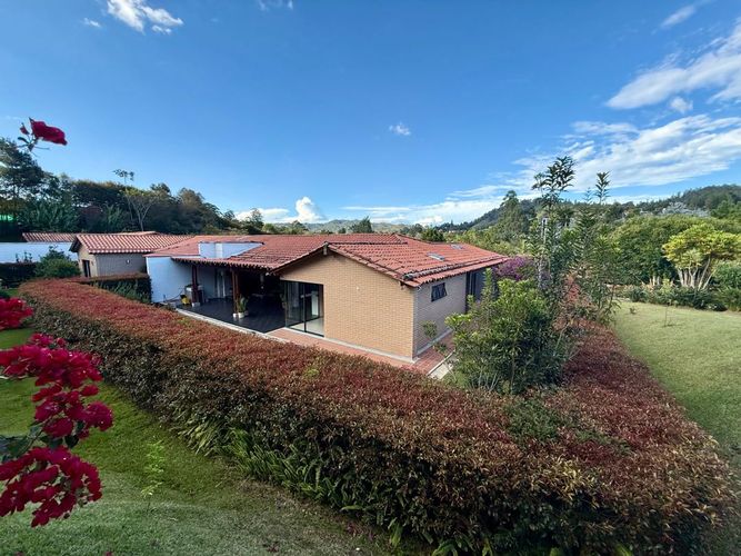 Casa de 3 alcobas en venta en Los Salados, El Retiro, 161 m² · foto 2 de 24