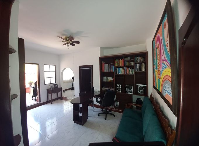 Casa de 6 alcobas en venta en Vía El Caimo, Armenia, 450 m² · foto 3 de 16