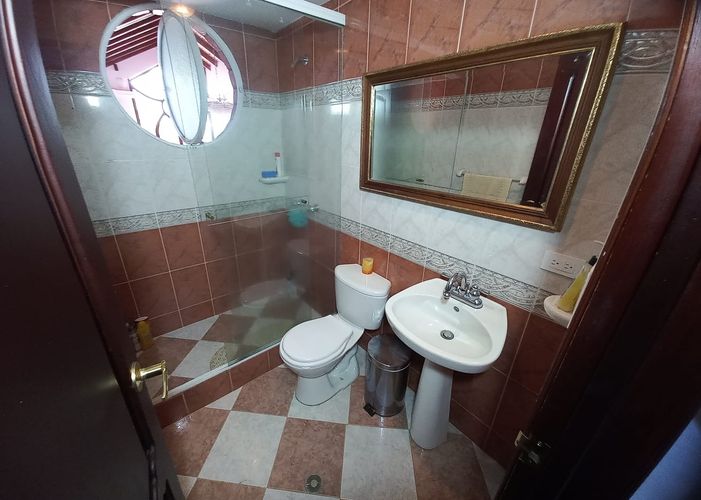 Casa de 6 alcobas en venta en Vía El Caimo, Armenia, 450 m² · foto 4 de 16