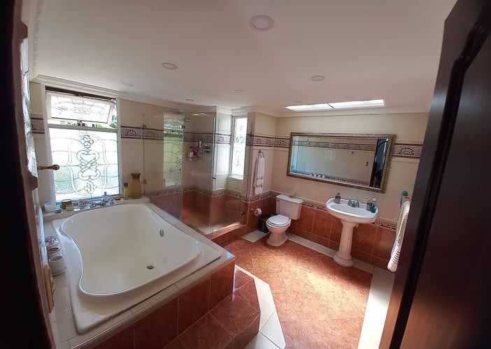 Casa de 6 alcobas en venta en Vía El Caimo, Armenia, 450 m² · foto 11 de 16
