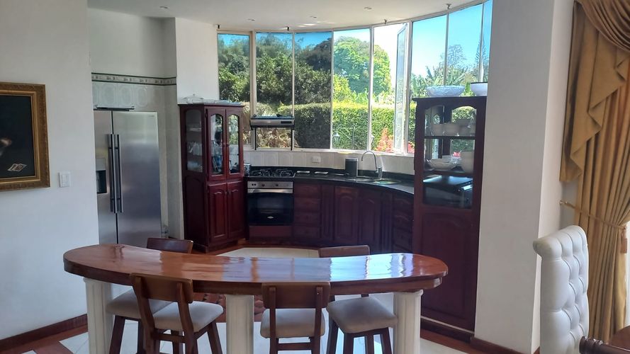 Casa de 6 alcobas en venta en Vía El Caimo, Armenia, 450 m² · foto 13 de 16