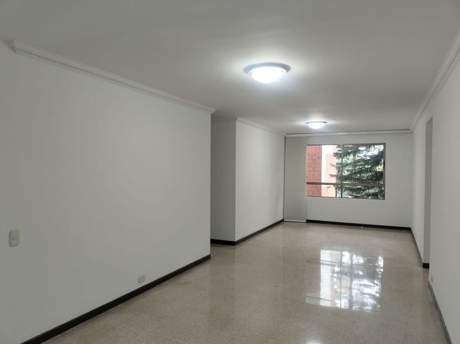 Apartamento de 3 alcobas en arriendo en El Poblado, Medellín, 110 m² · foto 3 de 15
