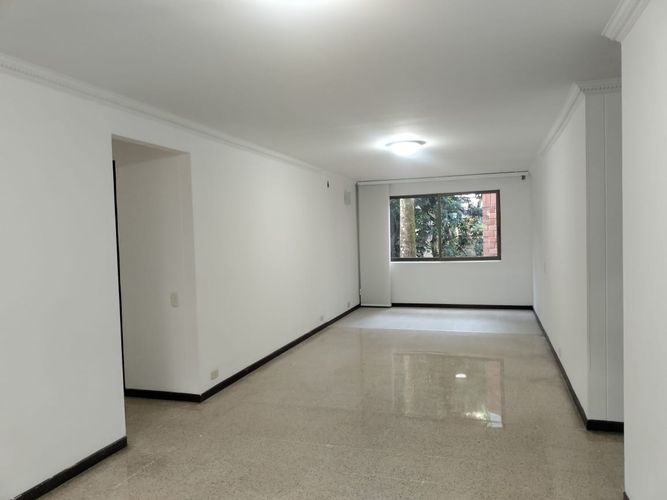 Apartamento de 3 alcobas en arriendo en El Poblado, Medellín, 110 m² · foto 2 de 15