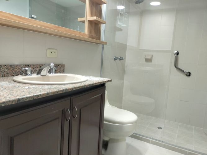 Apartamento de 3 alcobas en arriendo en El Poblado, Medellín, 110 m² · foto 15 de 15