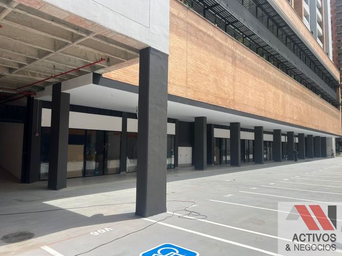 Local en venta en Los Colores, Medellín, 42 m² · foto 3 de 13