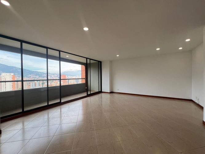 Apartamento de 3 alcobas en venta en El Diamante No. 2, Medellín, 114 m² · foto 4 de 19