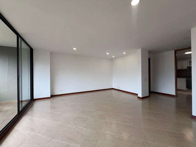 Apartamento de 3 alcobas en venta en El Diamante No. 2, Medellín, 114 m² · foto 2 de 19