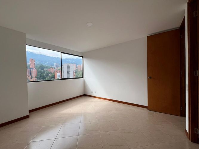 Apartamento de 3 alcobas en venta en El Diamante No. 2, Medellín, 114 m² · foto 10 de 19