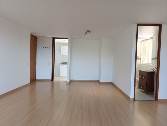 Apartamento de 2 alcobas en arriendo en El Poblado, Medellín, 87 m² · foto 9 de 14
