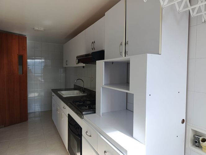 Apartamento de 2 alcobas en arriendo en El Poblado, Medellín, 87 m² · foto 5 de 14