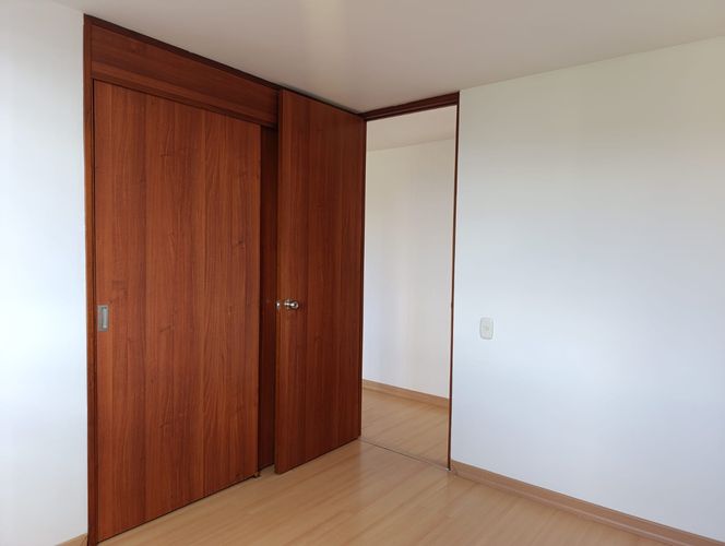 Apartamento de 2 alcobas en arriendo en El Poblado, Medellín, 87 m² · foto 7 de 14