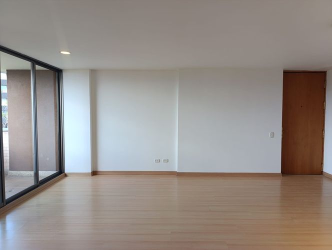 Apartamento de 2 alcobas en arriendo en El Poblado, Medellín, 87 m² · foto 2 de 14