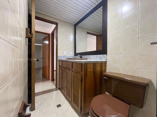 Apartamento de 3 alcobas en arriendo en El Poblado, Medellín, 100 m² · foto 16 de 17