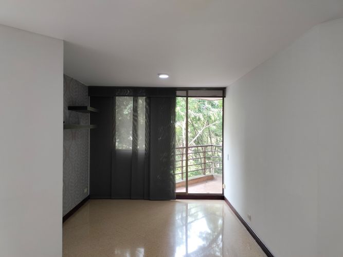 Apartamento de 2 alcobas en arriendo en El Poblado, Medellín, 80 m² · foto 2 de 16