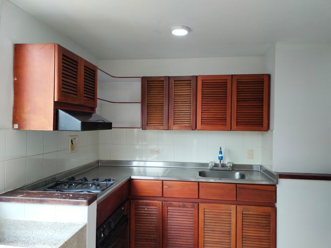 Apartamento de 2 alcobas en arriendo en El Poblado, Medellín, 80 m² · foto 4 de 16