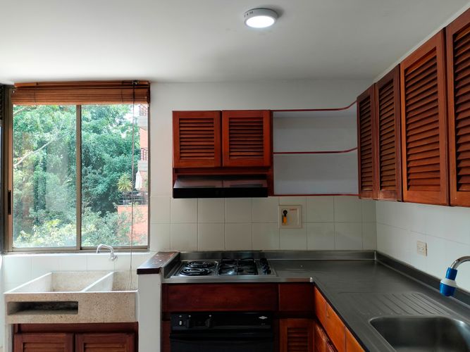 Apartamento de 2 alcobas en arriendo en El Poblado, Medellín, 80 m² · foto 5 de 16