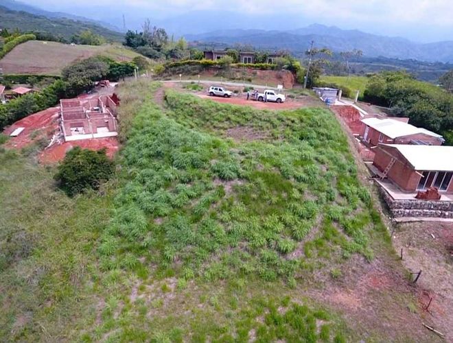 Lote en venta en Potrerito, Jamundí, 1600 m² · foto 2 de 4