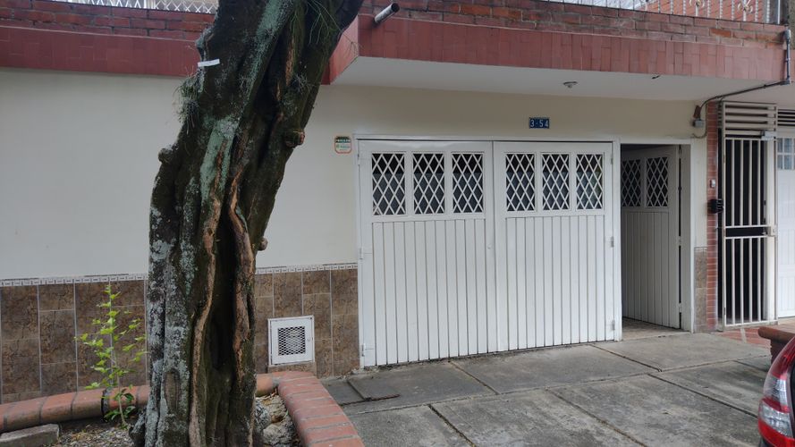 Casa de 5 alcobas en venta en Santa Isabel, Cali, 200 m² · foto 1 de 24