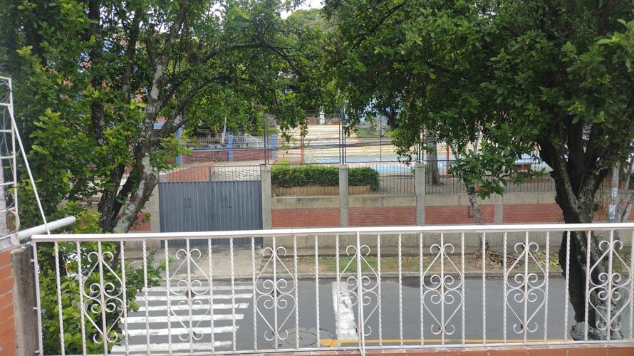 Casa de 5 alcobas en venta en Santa Isabel, Cali, 200 m² · foto 3 de 24