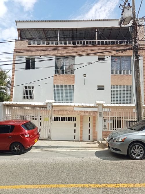 Edificio en venta en El Peñon, Cali, 832 m² · foto 2 de 23