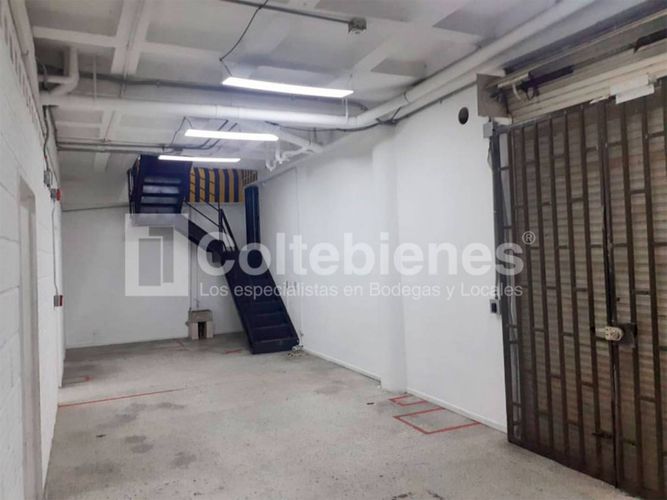 Bodega en arriendo en Zona Industrial No. 1, Itagüí, 241 m² · foto 2 de 24