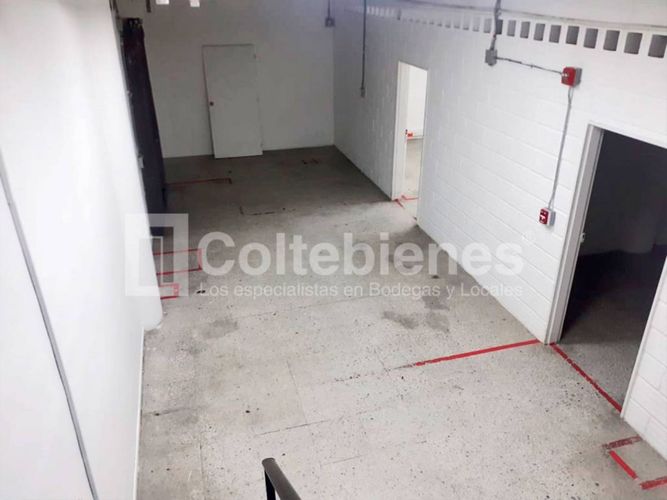 Bodega en arriendo en Zona Industrial No. 1, Itagüí, 241 m² · foto 3 de 24