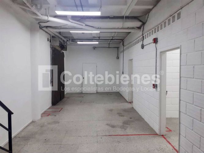 Bodega en arriendo en Zona Industrial No. 1, Itagüí, 241 m² · foto 4 de 24